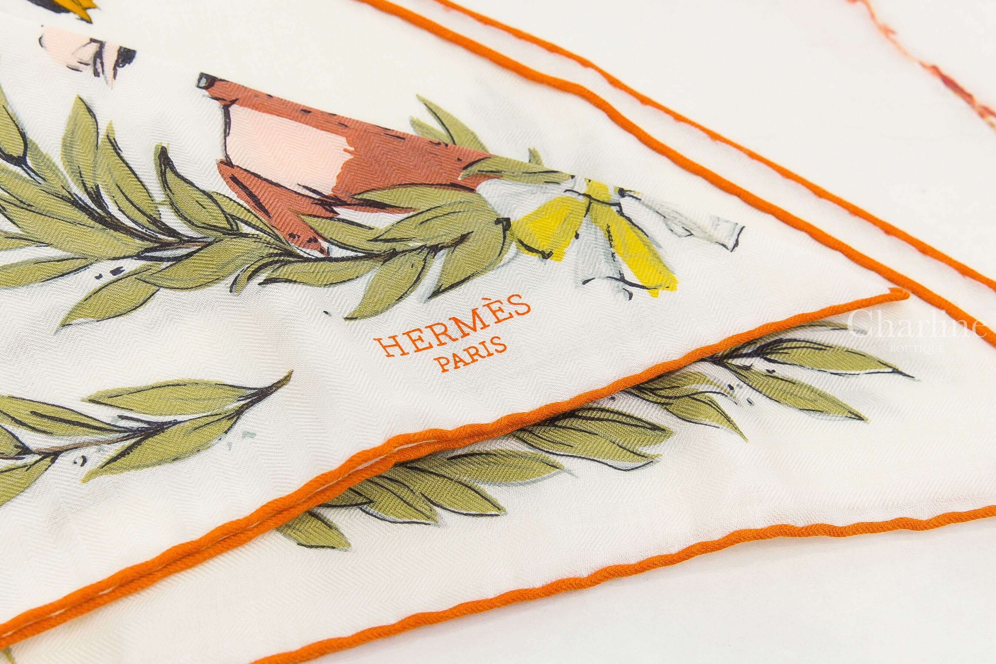Hermès Champ De Courses A Chantilly Triangle 白色/橘色/天藍色賽馬場喀什米爾真絲三角巾