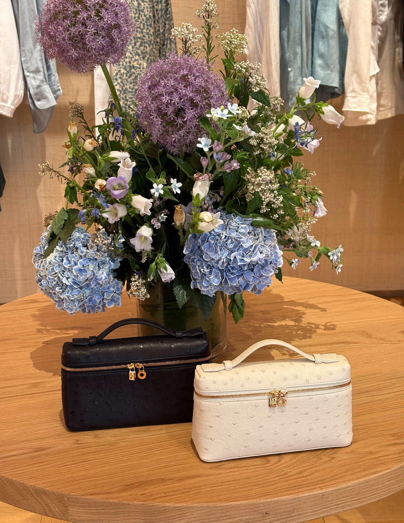 Loro Piana Extra Pocket L19 白金色鴕鳥皮金扣飯盒袋手袋