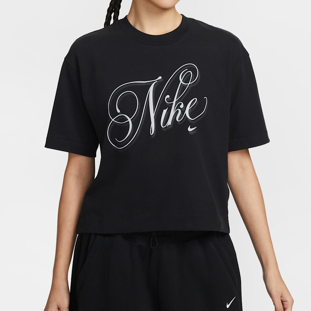 Nike SS Tee Boxy Script 女款 黑色 運動 休閒 上衣 短袖 IH7608-010