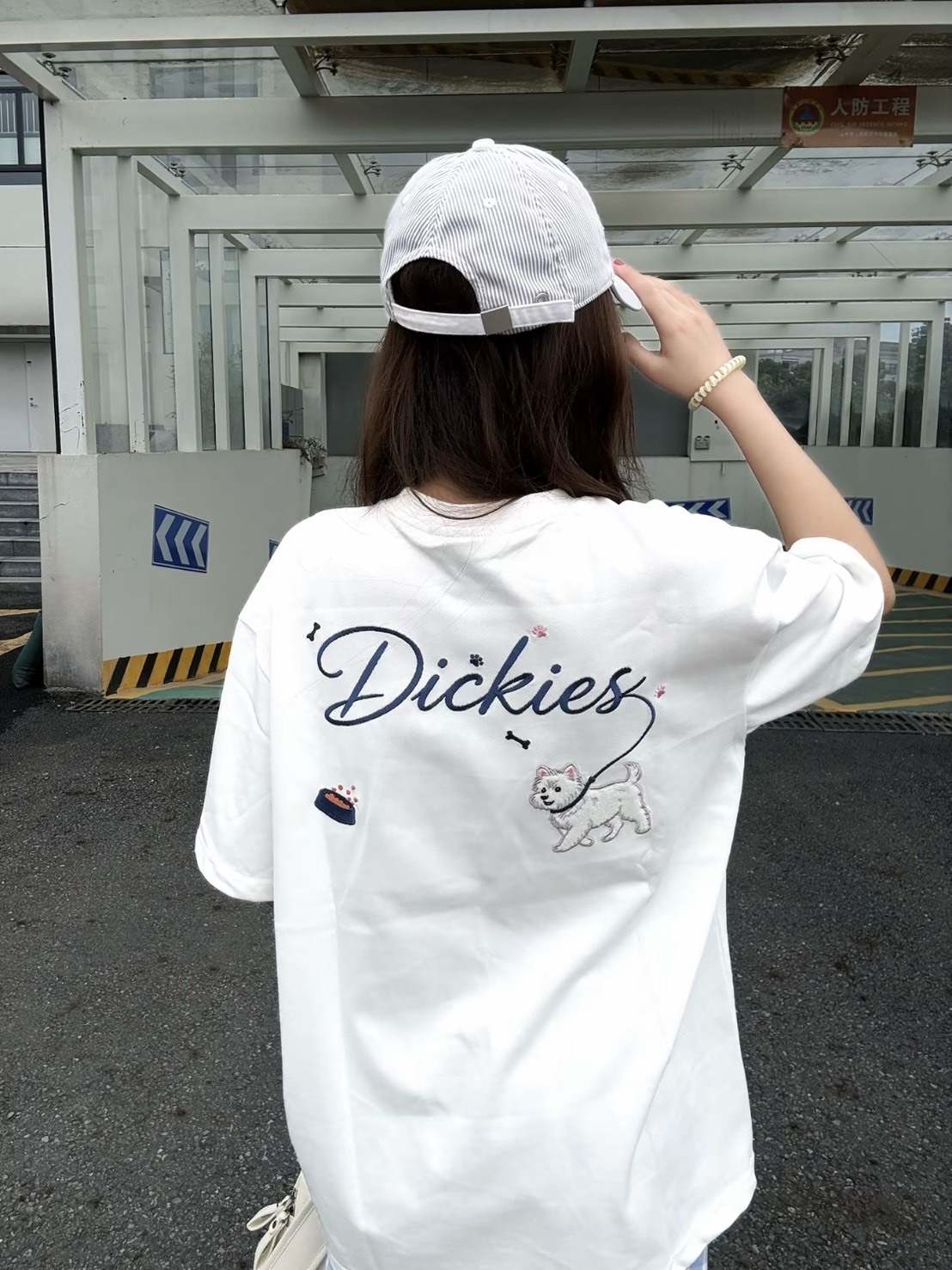 （現貨）Dickies 刺繡簽名logo 後背小狗 短T DKU262NKTRG6