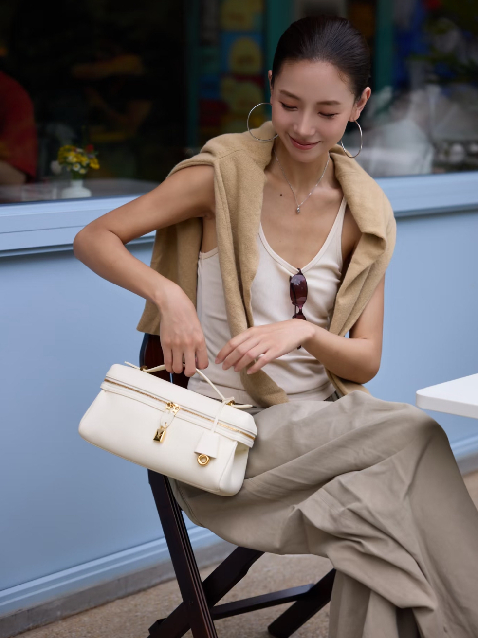 Loro Piana Extra Pocket L29 白金色金扣飯盒袋手袋