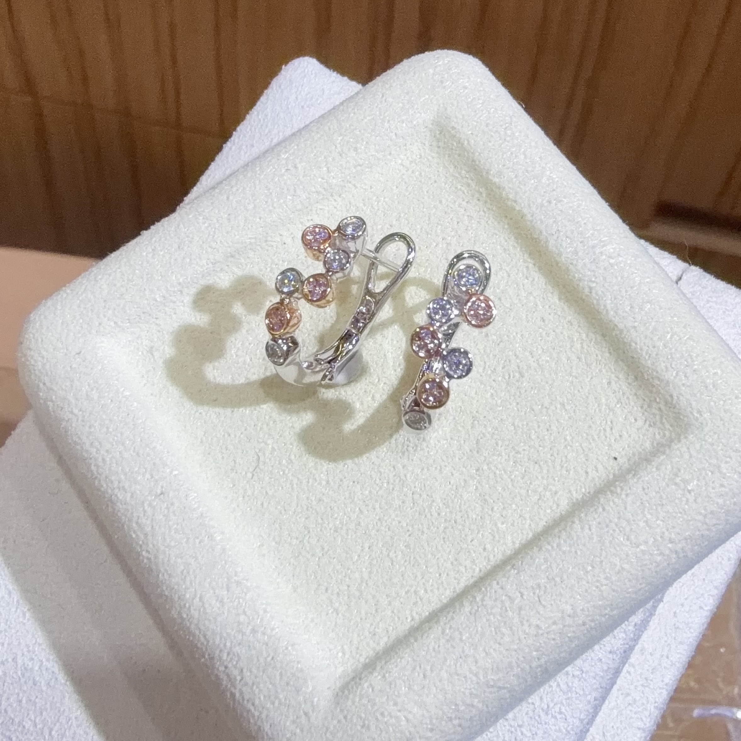 18K雙色金粉鑽耳拍