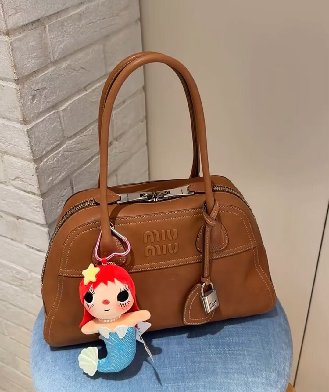 Miu Miu Vivant Small Nappa Leather Bag Vivant 焦糖色小號手號