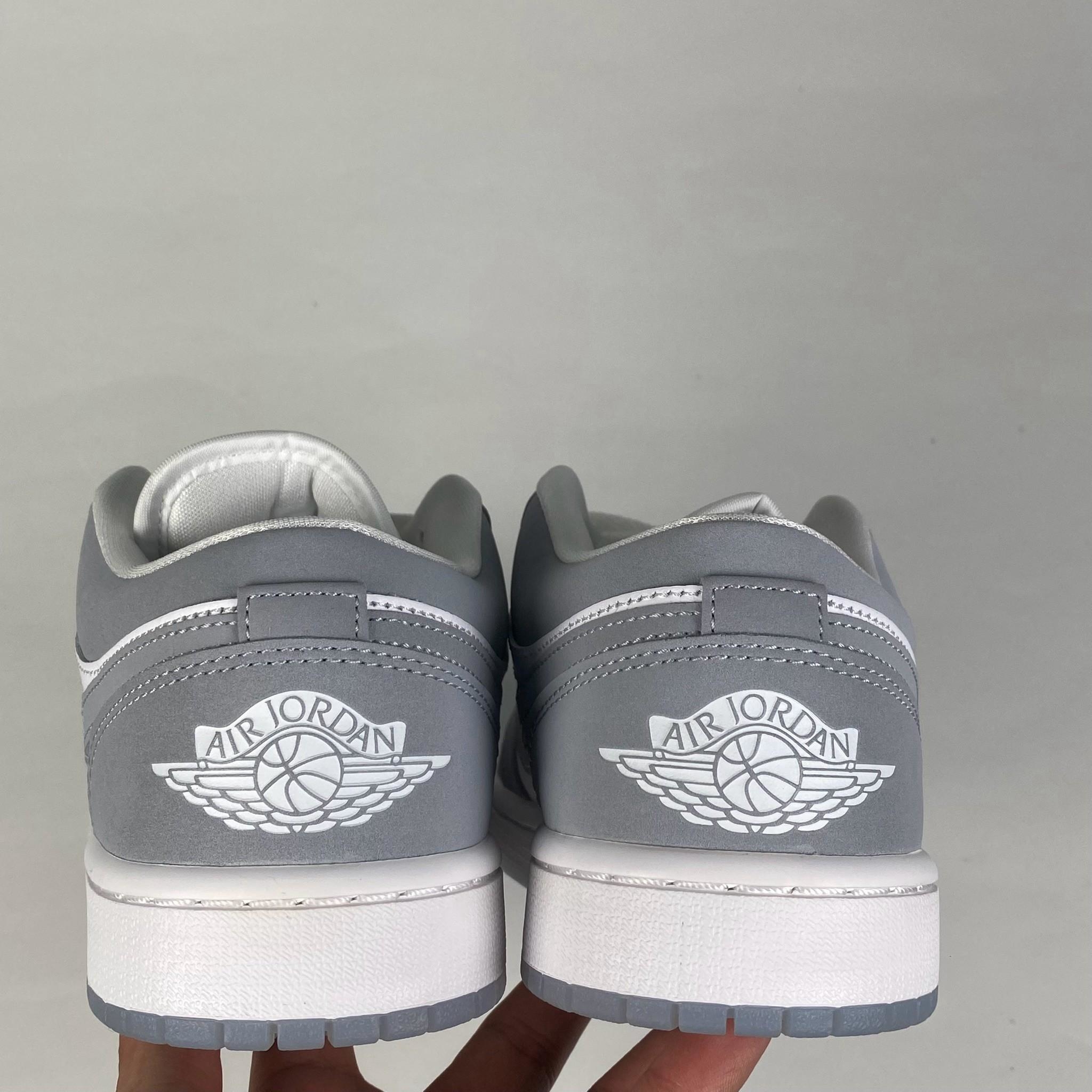 微瑕疵-右腳外側刮痕 DC0774-105 W75 Nike Air Jordan 1 Low '' Wolf Grey White ''