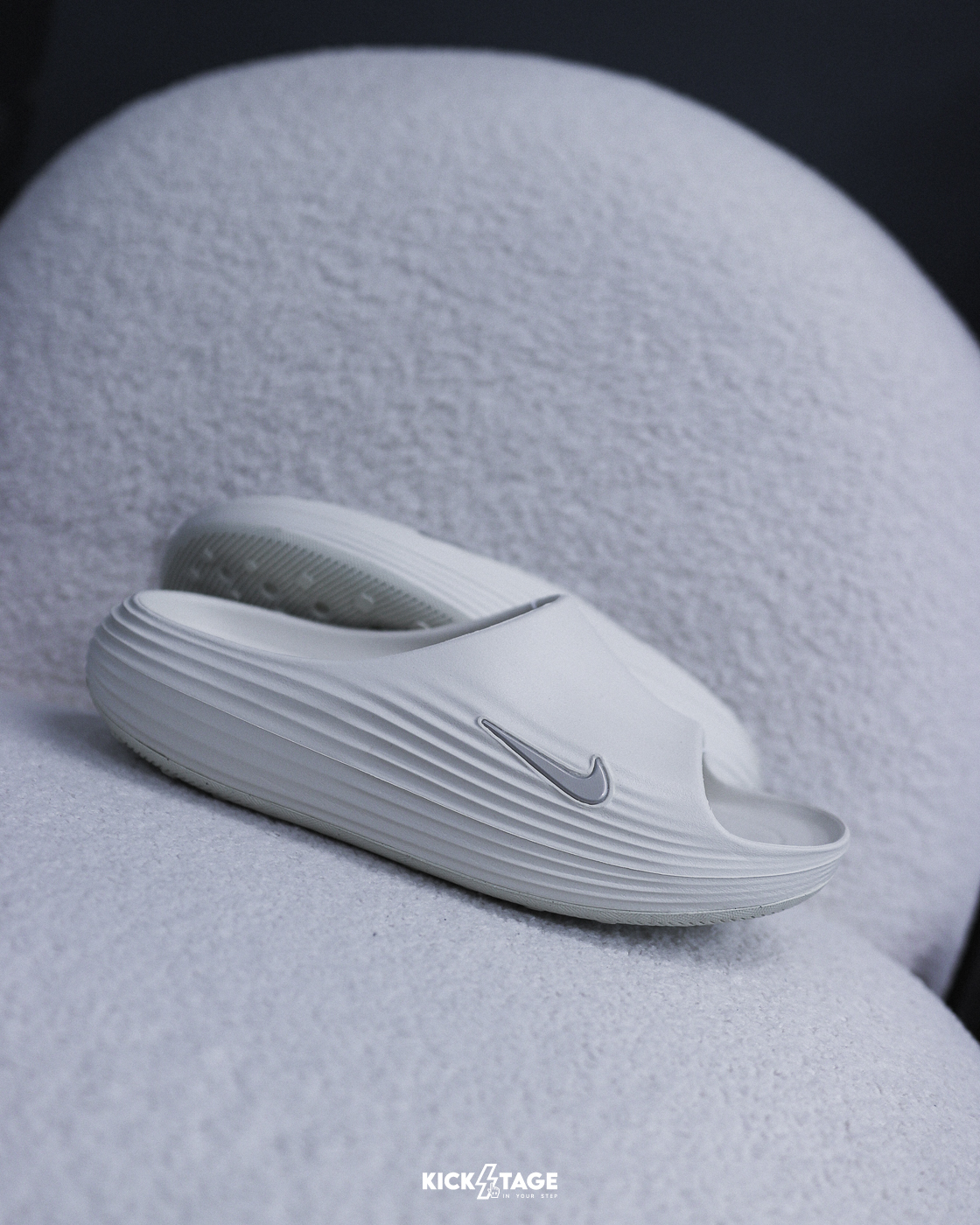 女鞋 NIKE W REACTX REJUVEN8 SLIDE 米杏 立體LOGO Q彈 軟底 防水 拖鞋【HV4484-003】