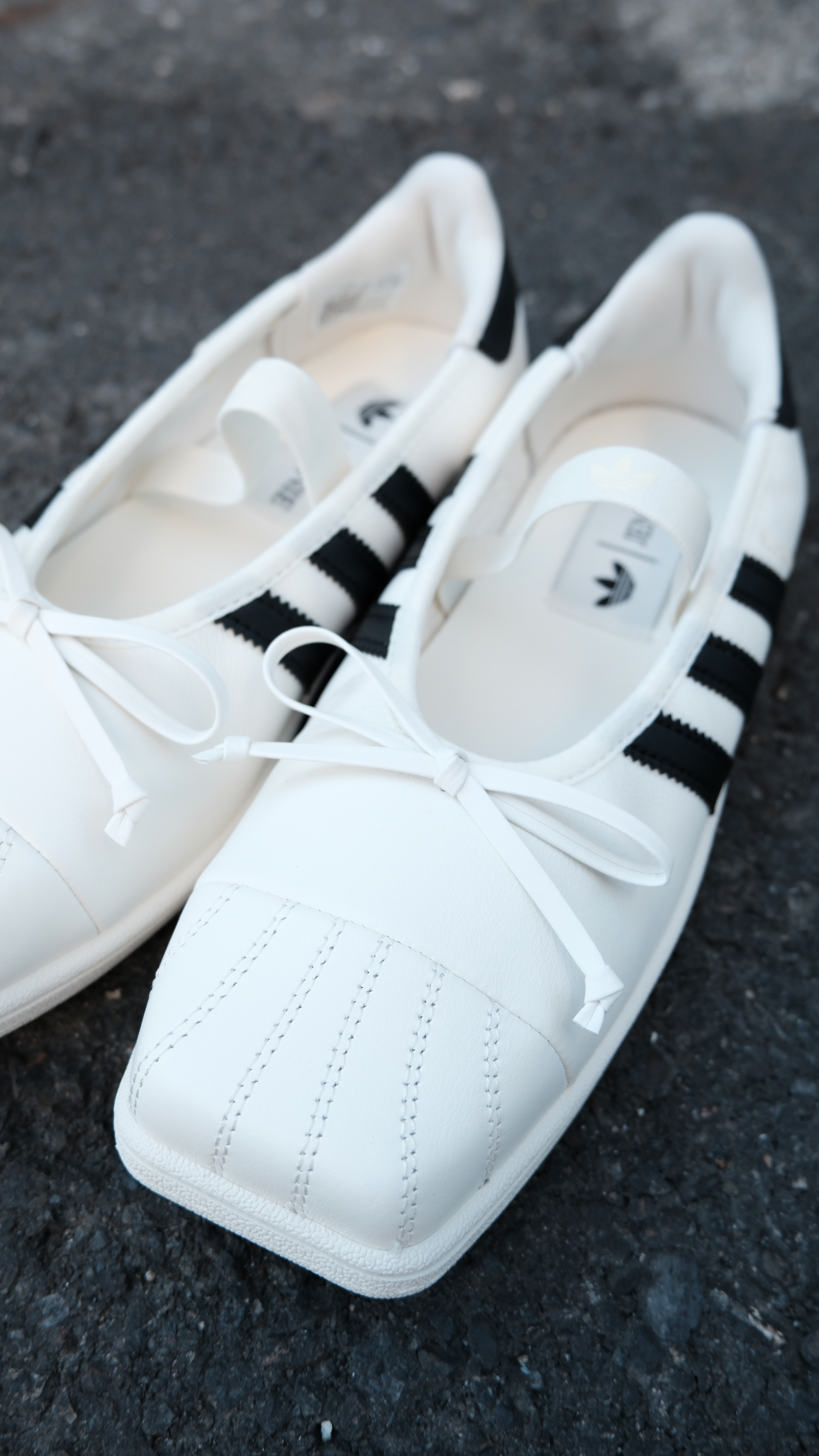 開團預購 愛迪達 adidas originals  × Jennie SUPERSTAR Sq Ballet 瑪麗珍鞋 女款 米白 LB3786