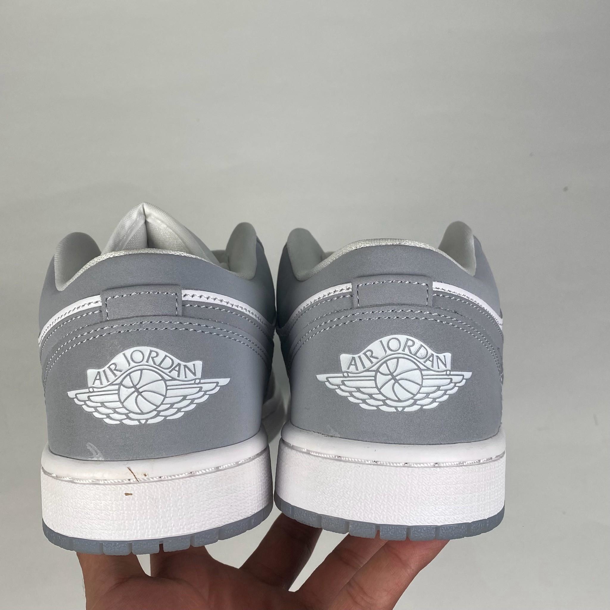 微瑕疵-左右腳鞋頭色差 DC0774-105 W9 Nike Air Jordan 1 Low '' Wolf Grey White ''
