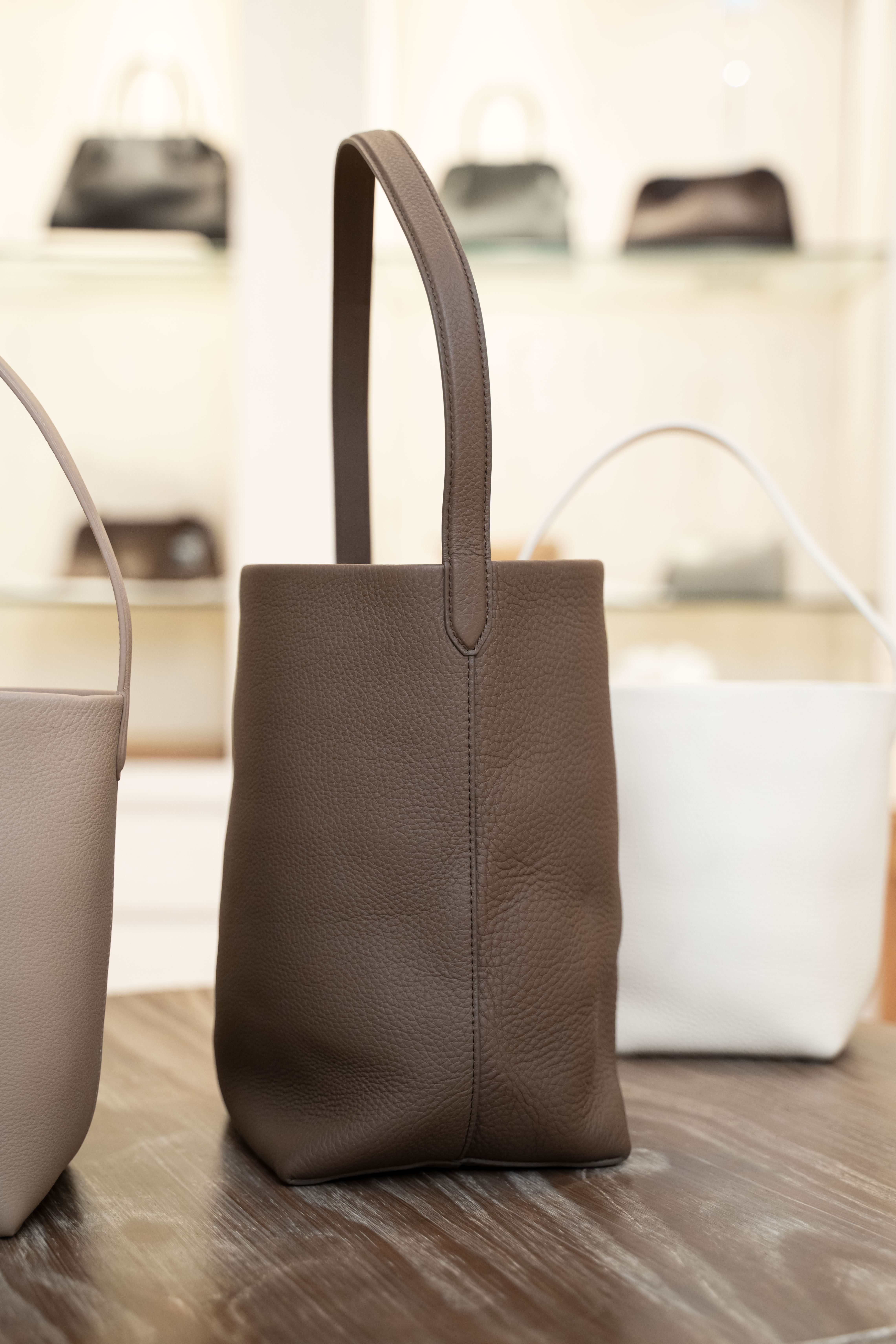 The Row Medium N/S Park Tote Dark Olive 深褐色水桶袋手袋