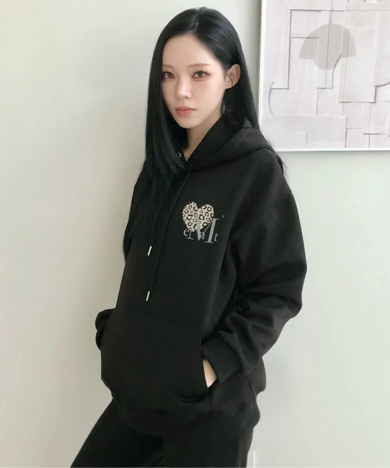 【OWN】Mucent 長袖 連帽 寬鬆 印花 豹紋 抽繩 口袋 男女通用 灰色 黑色