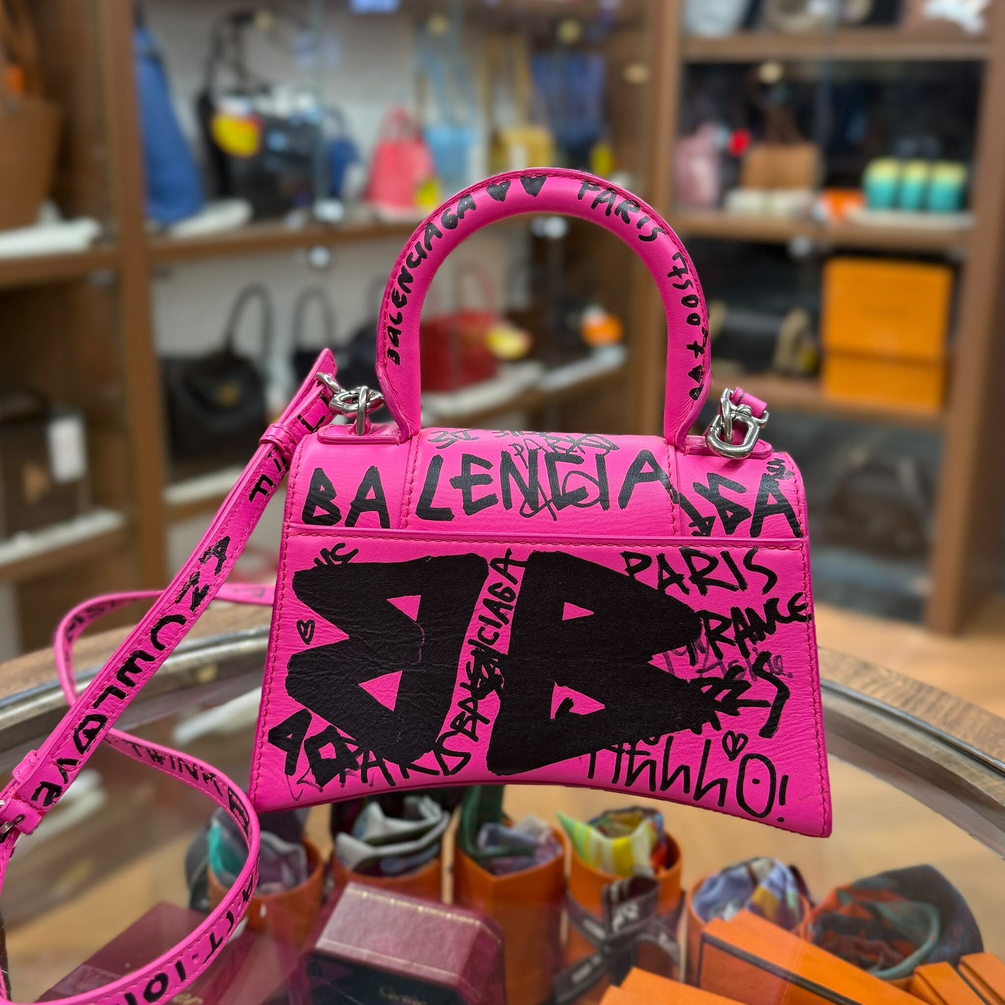 98%NEW USED BALENCIAGA HOURGLASS XS 粉色塗鴉印花  #巴黎世家沙漏包