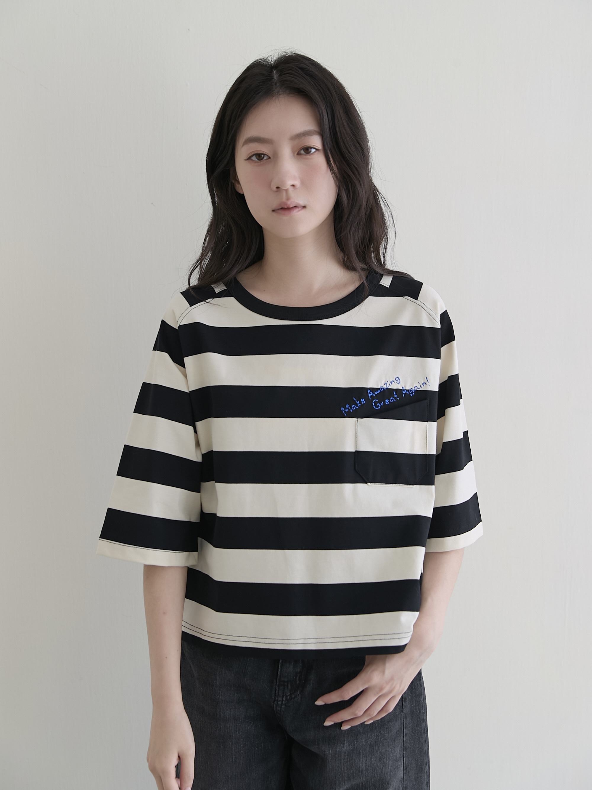 繡字百搭口袋短TEE