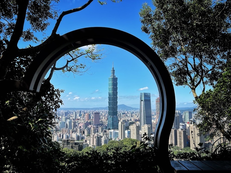 台北101與象山步道係香港人必去的台北好去處,由象上行上去仲可以影到完整既 101 大樓。