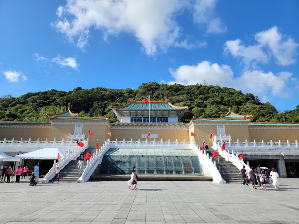 講到台北好去處,一定要數到故宮博物館,煨多人氣文物可以睇。