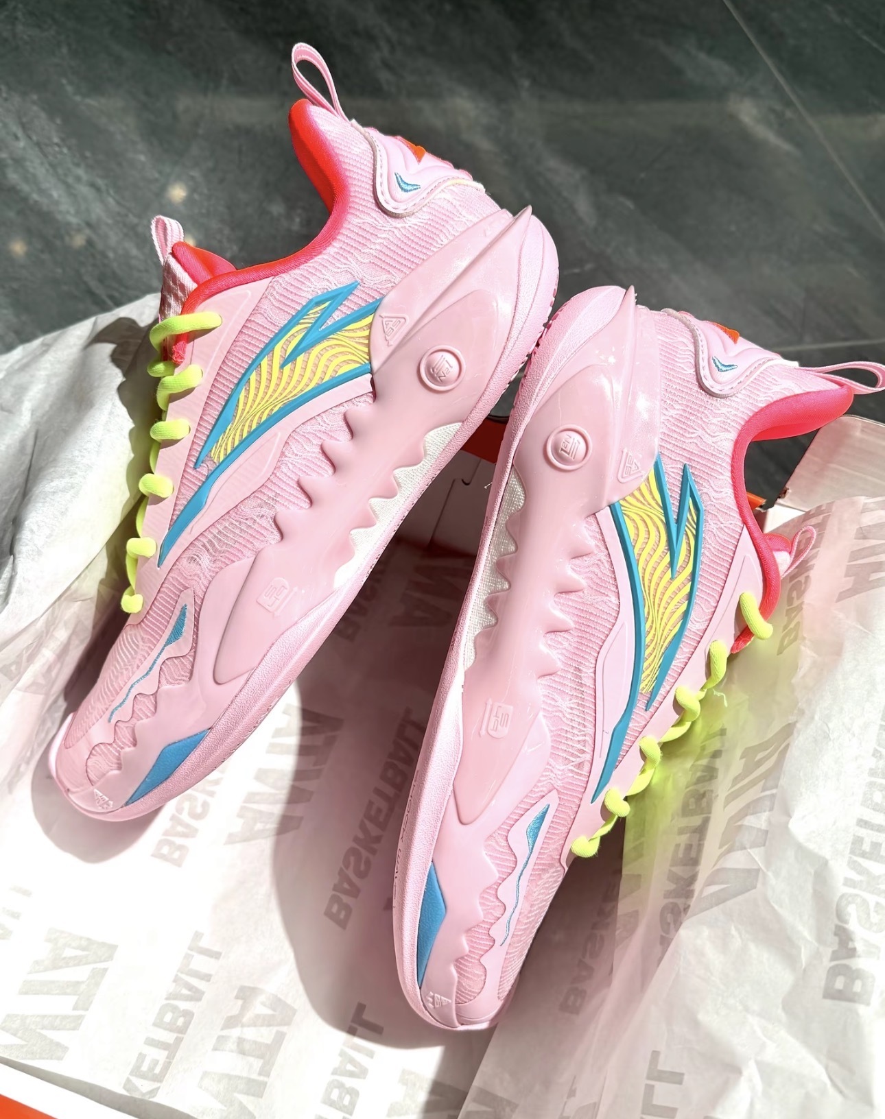 （連線代購商品）男鞋 ANTA SHOCK 5 粉色 狂潮5 實戰 耐磨 籃球鞋【112621626-3】