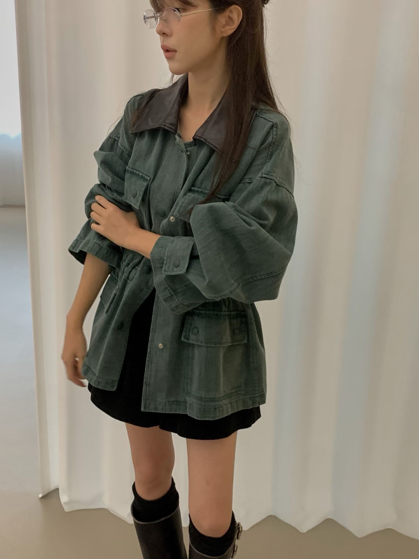 皮領收腰長版丹寧夾克