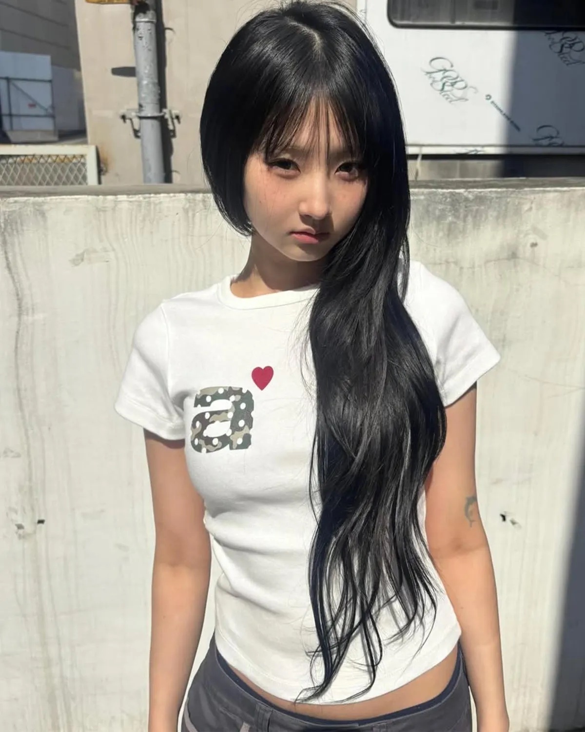 《限時團購優惠》AEAE DOT SMALL LETTER TEE