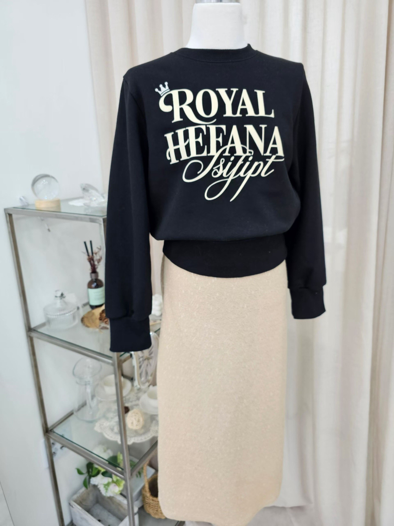 休閒也可以很優雅★ROYAL字母修身大學T