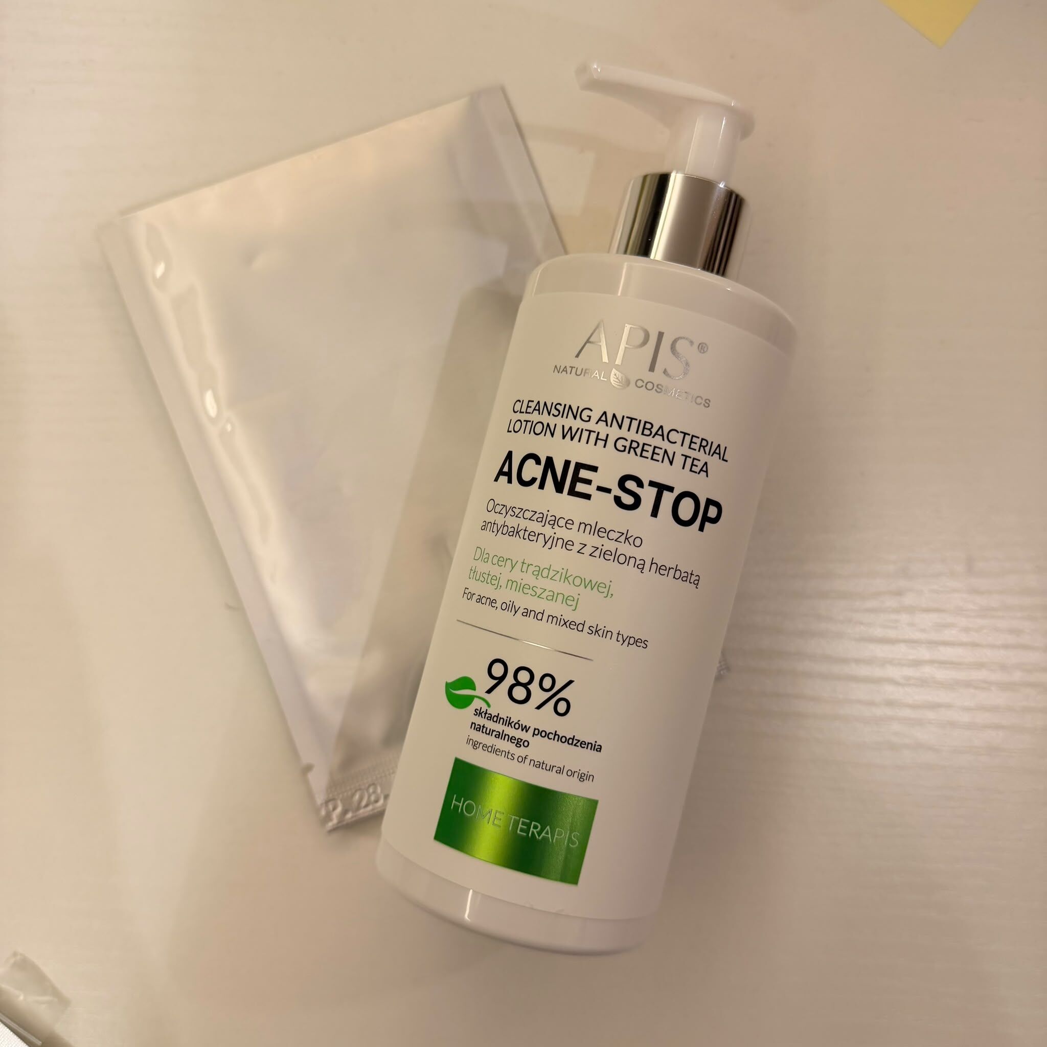 關鍵字AP8 APIS ANTI BACTERIA GREEN TEA CLEANSING GEL 300ML優惠價$168