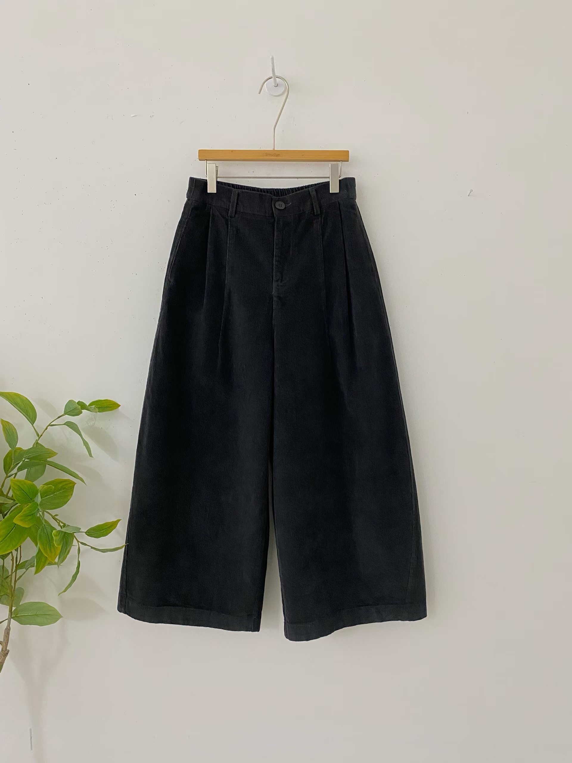 KK124 燈芯絨長褲（兩色）