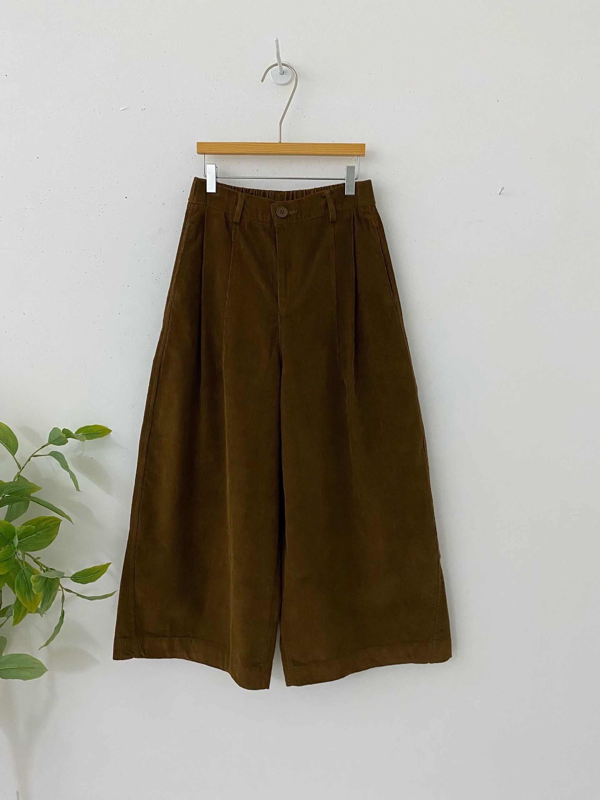 KK124 燈芯絨長褲（兩色）