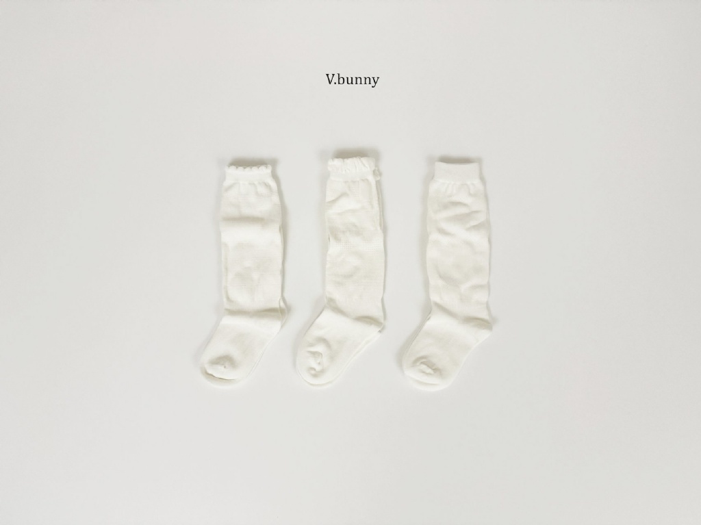 正韓冬Vbunny 米白色系中筒襪(三入)
