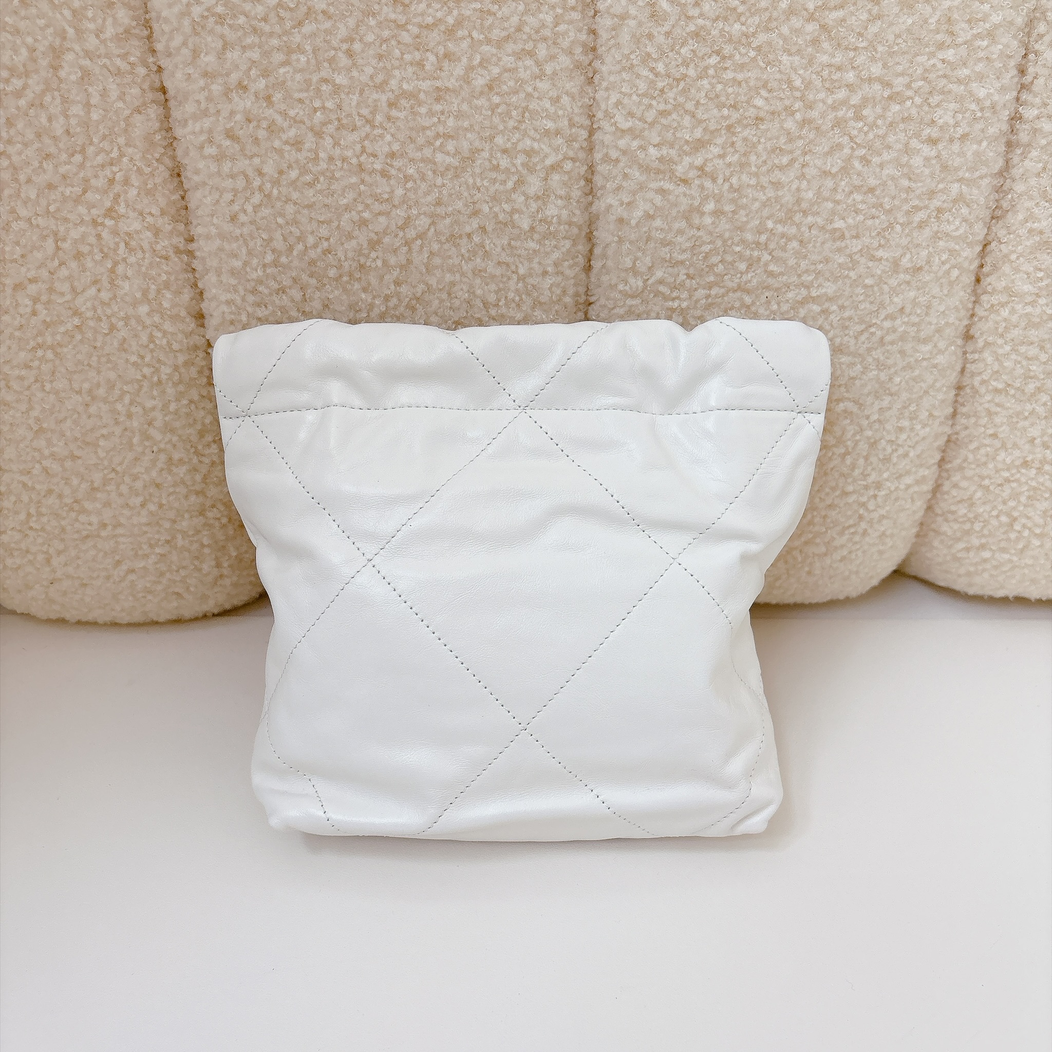 Chanel mini 22 - White / GHW