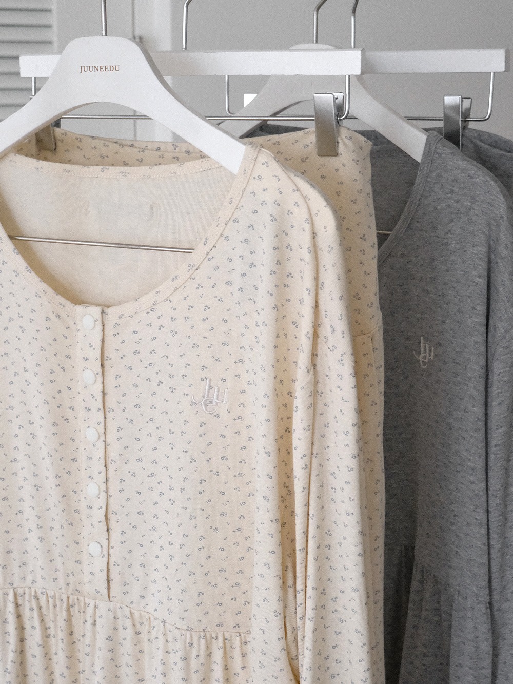 Juuneedu｜[長袖睡衣] Sophie Flower Embroidery Maternity Pajama [2 colors]