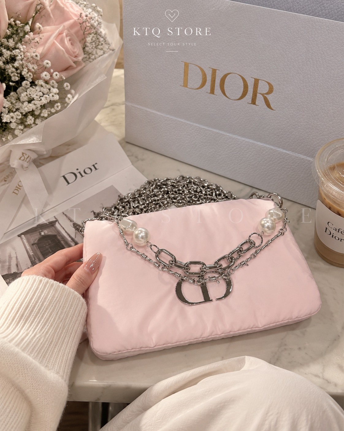 KTQ STORE ‧ DIOR 迪奧【訂製化妝包】絨帽鎏金小眾可愛帆布鏈條斜背包／單肩包Team1755