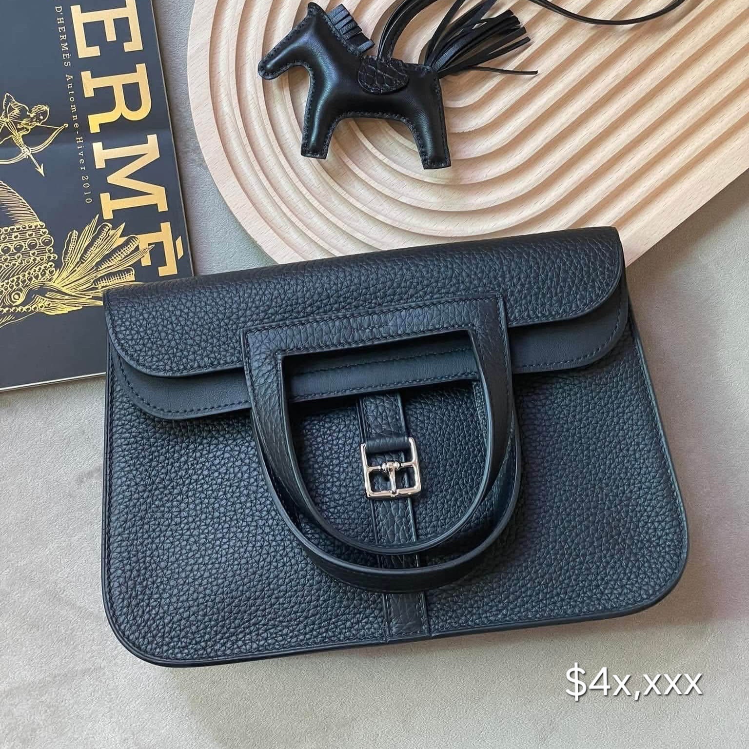 Hermès Halzan 25  TC Leather  Black PHW HK$4x,xxx 詳情請PM我哋 (HK$2,000 訂金)