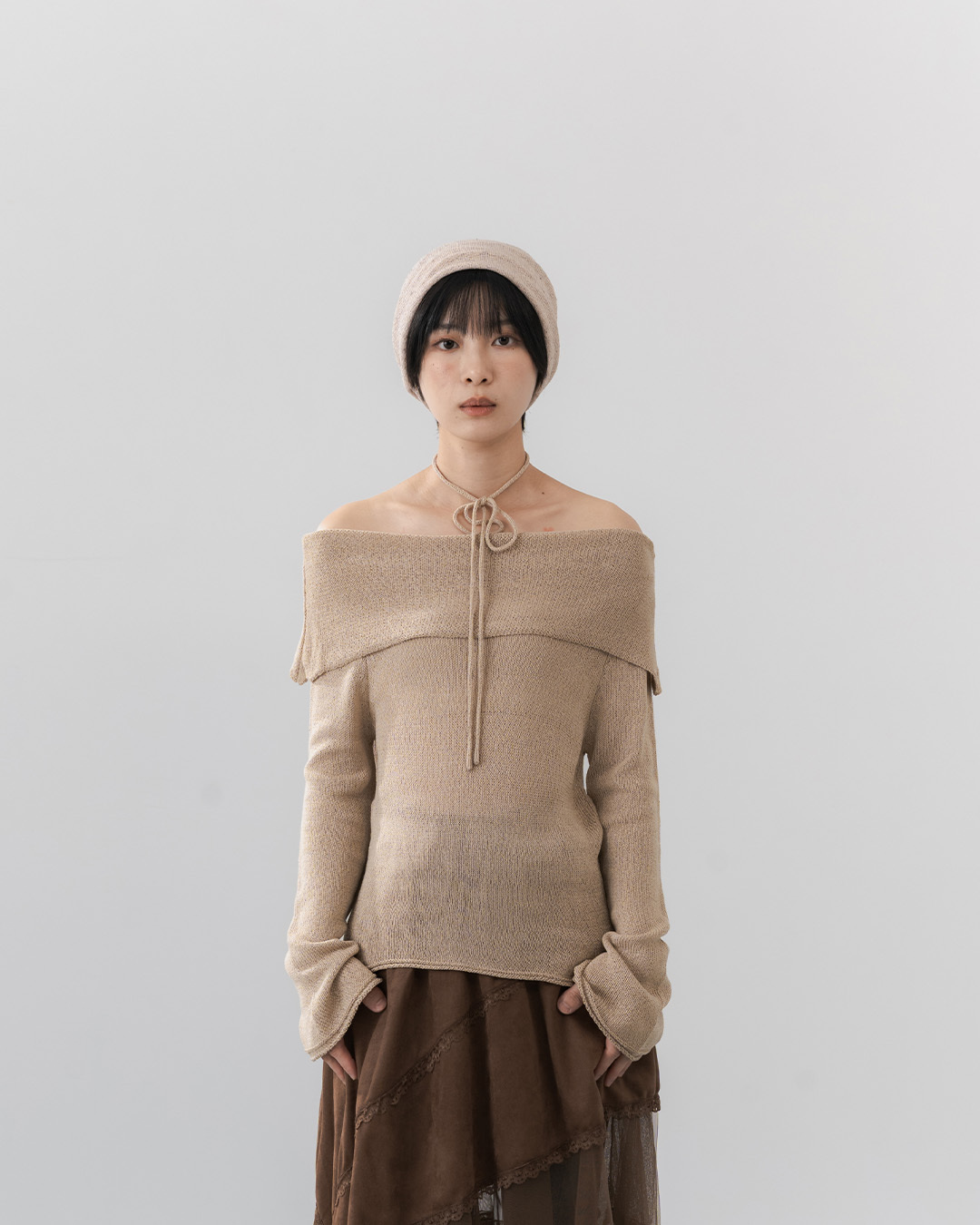Pleated flat neck knit long-sleeved top with tie detail, available in two colors.【01200167】in stock+pre-order