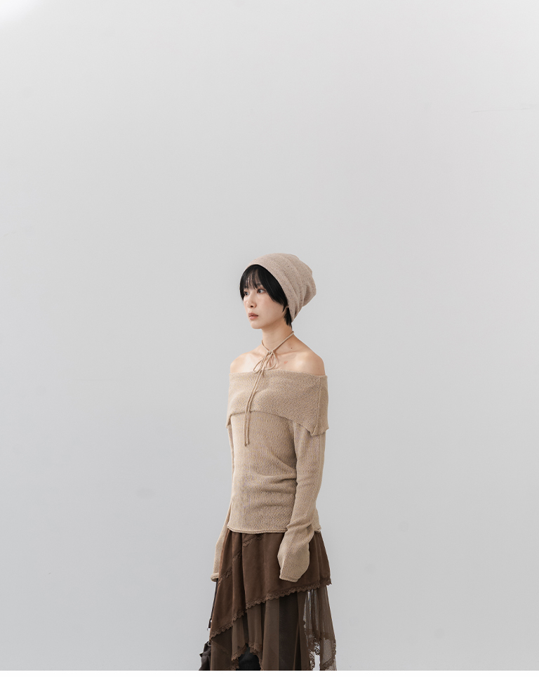 Pleated flat neck knit long-sleeved top with tie detail, available in two colors.【01200167】in stock+pre-order