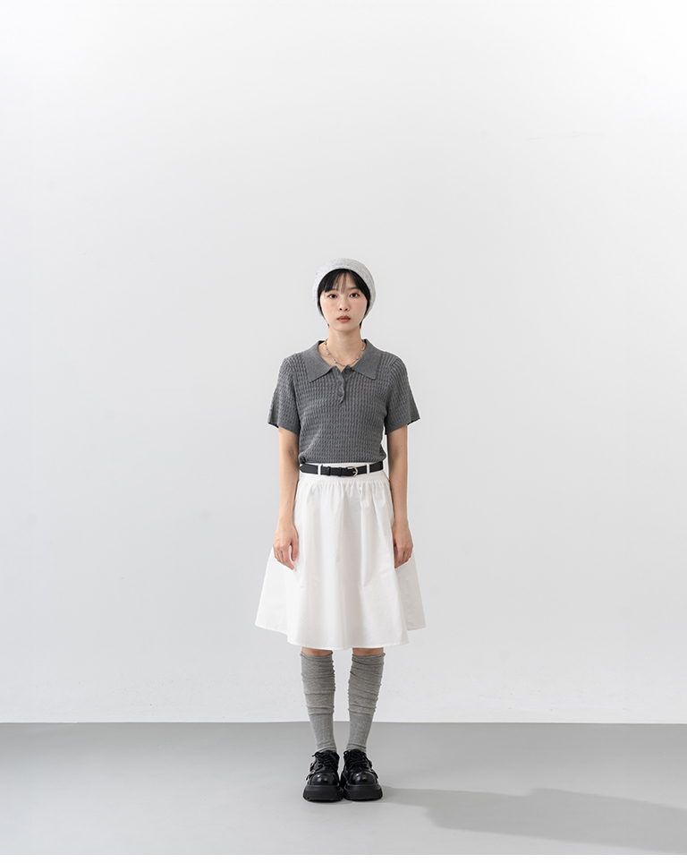 Minimalist low-rise flared skirt (knee-length) with belt – Available in two colors – Sizes S/M/L【03030275】in stock+pre-order