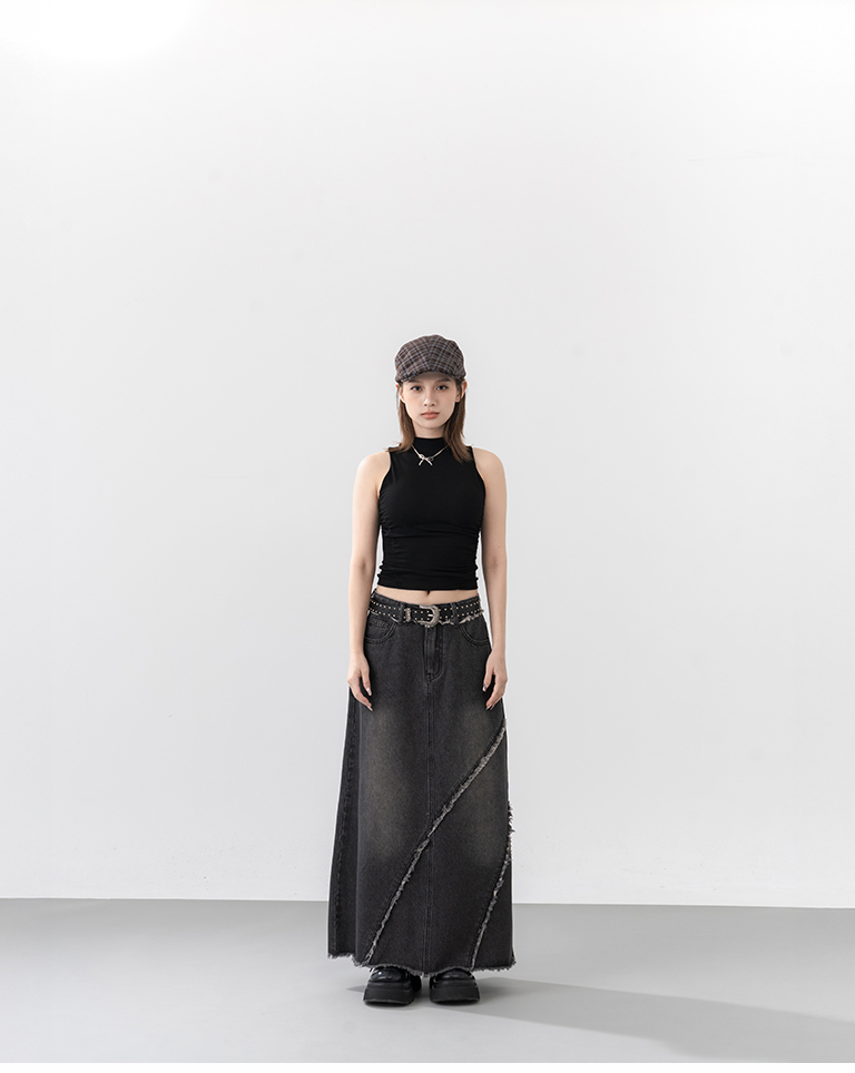 Textured leather belt featuring metal filigree and rivet detailing.【07100098】in stock+pre-order