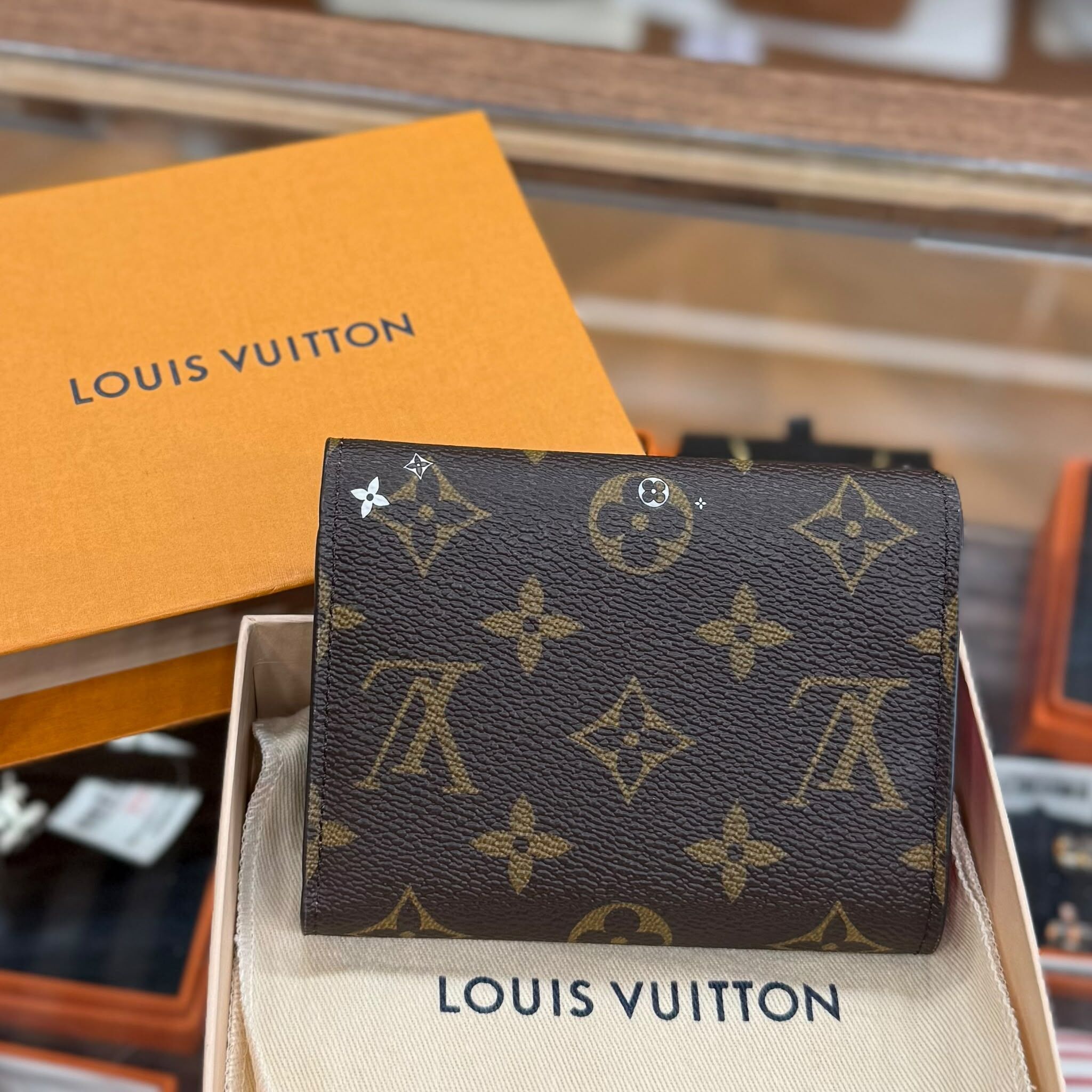 限量版 LV WALLET MONOGRAM VIVIENNE 三折銀包粉紅纜車雪景圖案 M68492 NZ3158 #BRAND NEW