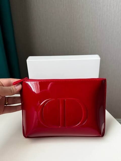 DIOR 紅色漆皮立體Logo 贈品化妝袋 (有盒)