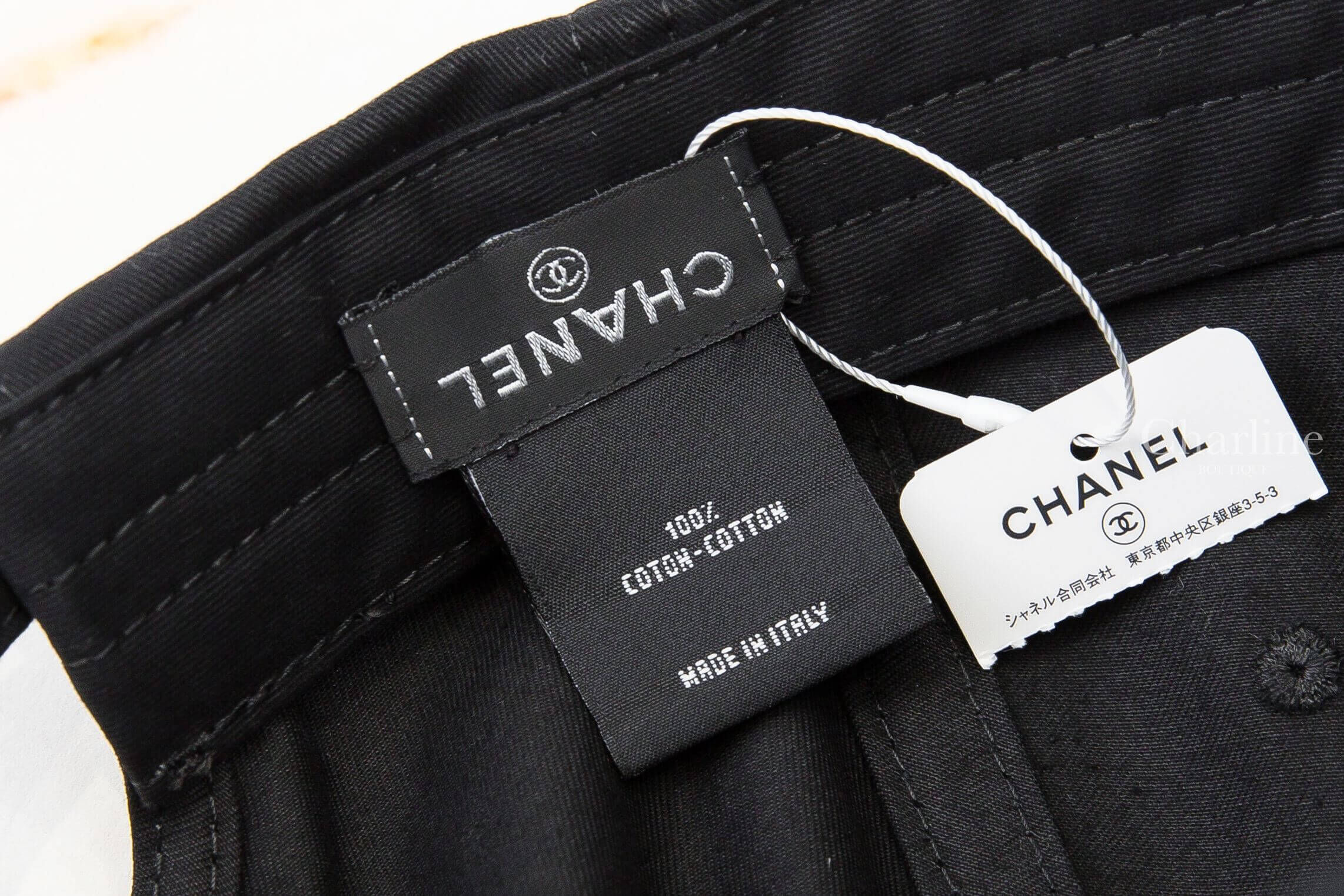 Chanel Cap 黑色刺繡立體白CC棉質棒球帽 內側CHANEL品牌標籤、100%棉材質與Made in Italy標示