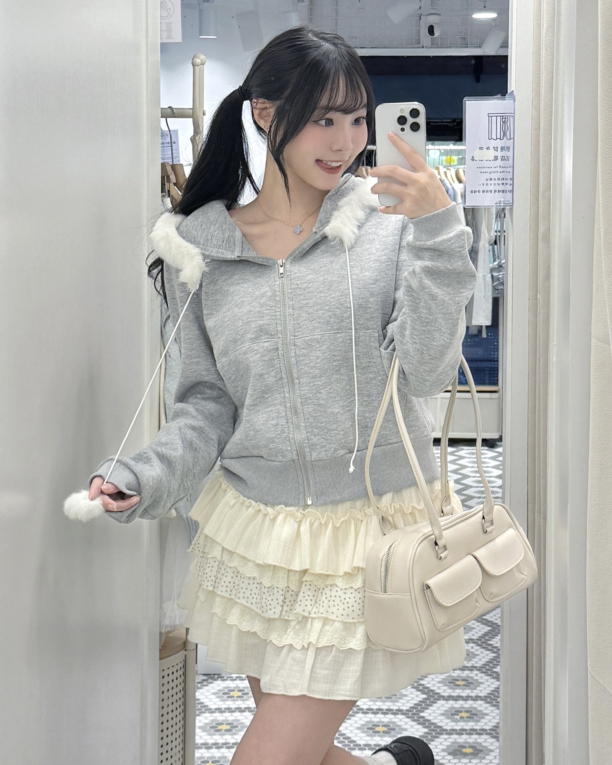 JK0490｜簡約可拆毛毛邊吊球連帽外套‧₊˚🖇️