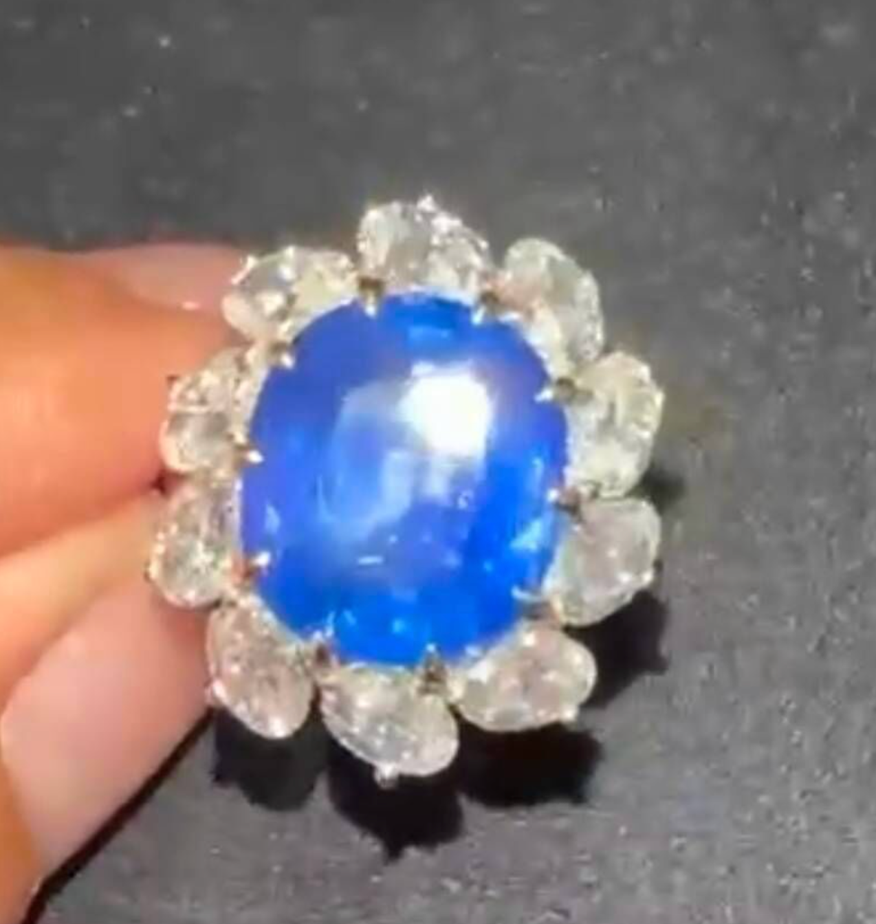 緬甸無燒 鉑金真鑽 2 用失車菊 頂貨GIA 7.42 ct