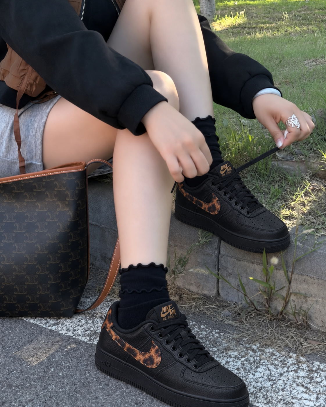 國外限定 NIKE AIR FORCE 1 黑底 豹紋勾