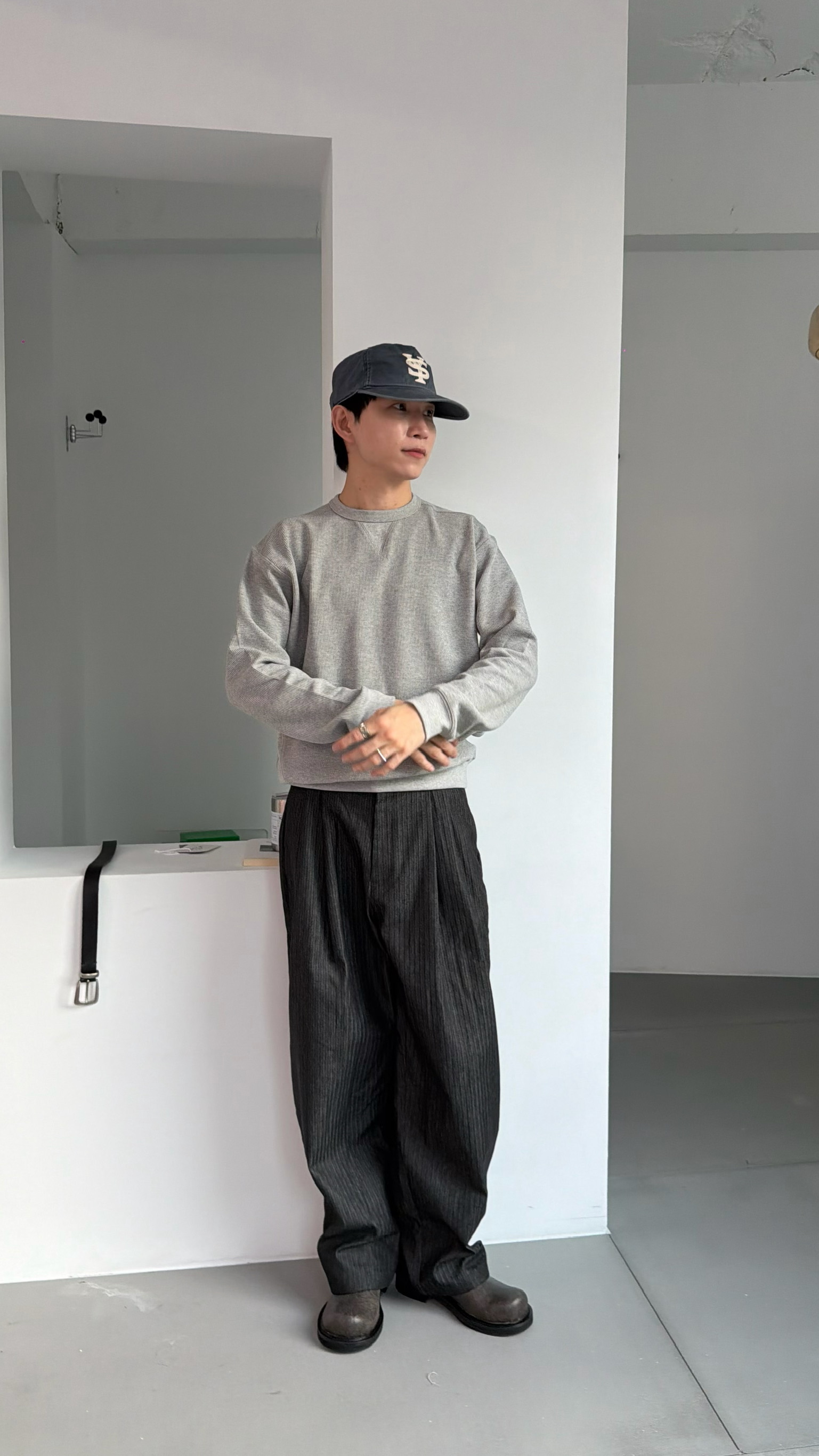 雙摺直紋丹寧褲（微寬）