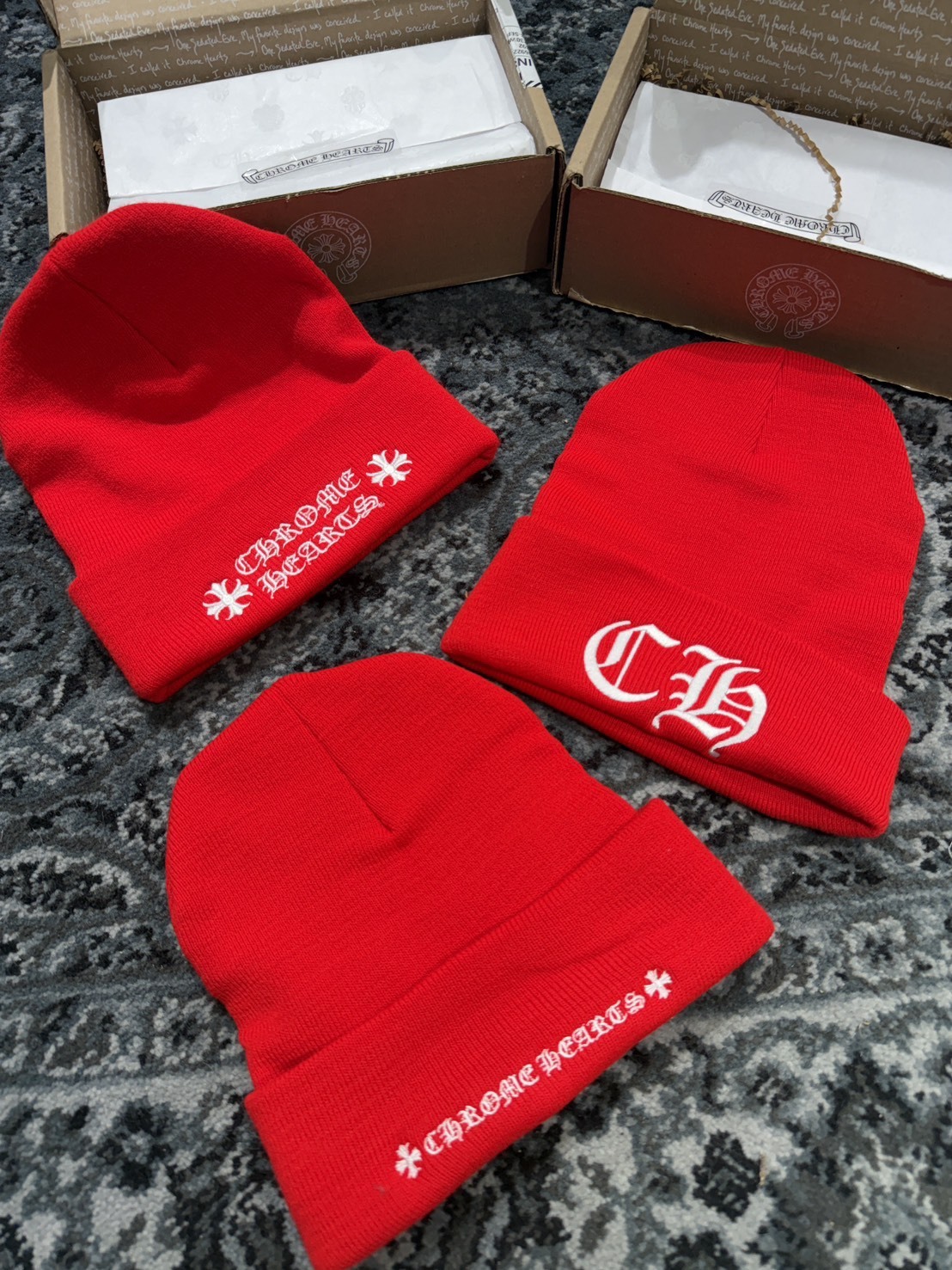 Chrome Hearts 克羅心 新款CH刺繡雙Logo 聖誕紅毛帽