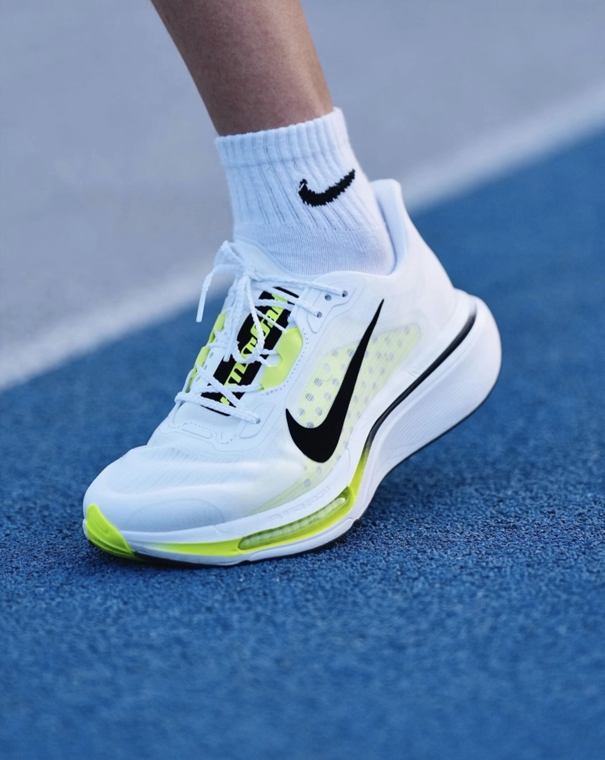 男鞋 NIKE PEGASUS PLUS 2 白黃黑 氣墊 緩震 透氣 運動 慢跑鞋【IM2541-101】
