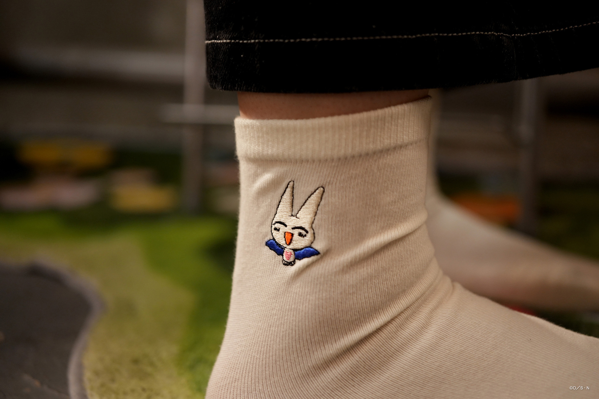 巴比特刺繡襪子 米白