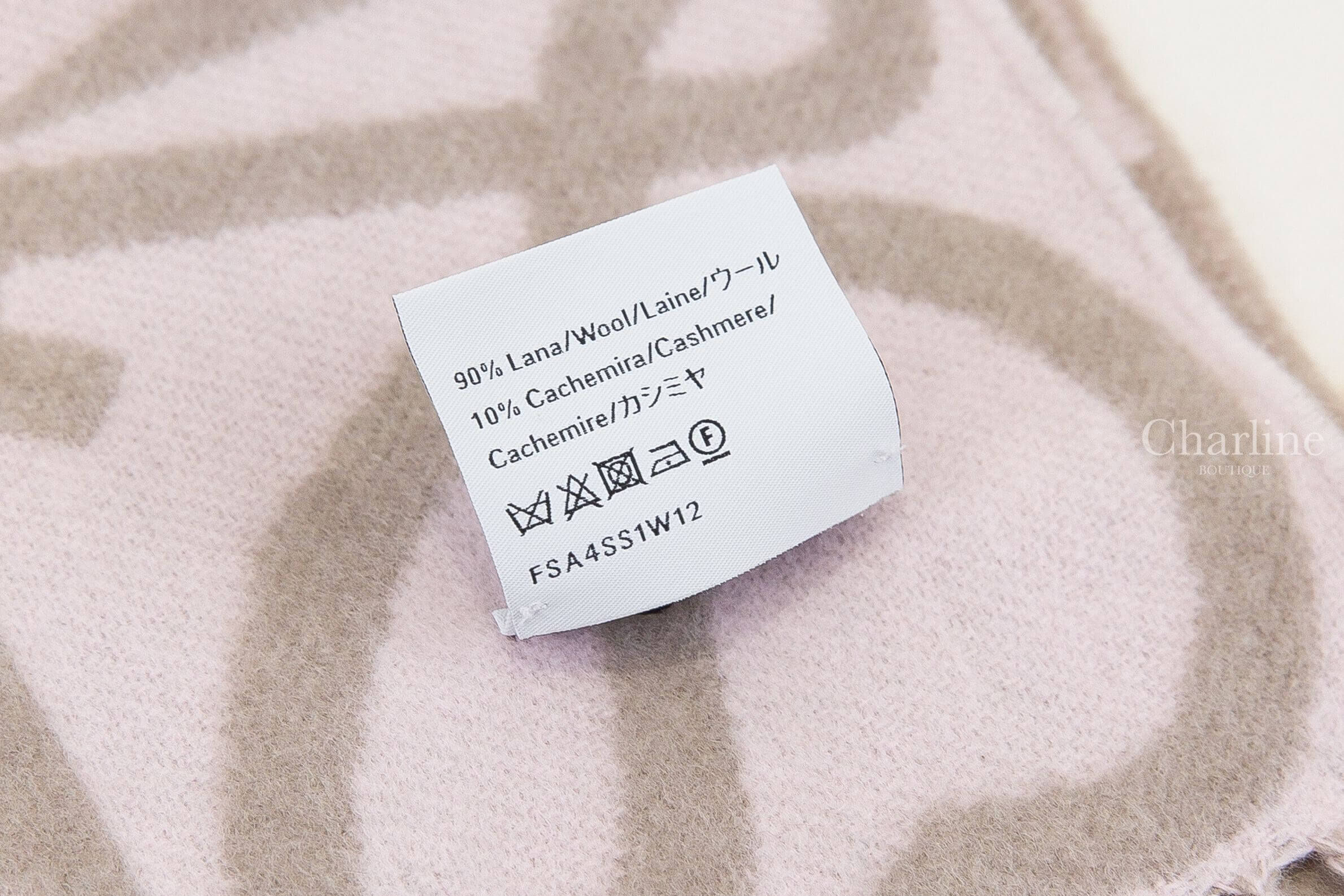 Loewe Scarf In Wool And Cashmere 淺粉色/米色Anagram雙面羊毛混喀什米爾流蘇圍巾 90%羊毛10%喀什米爾成分標籤