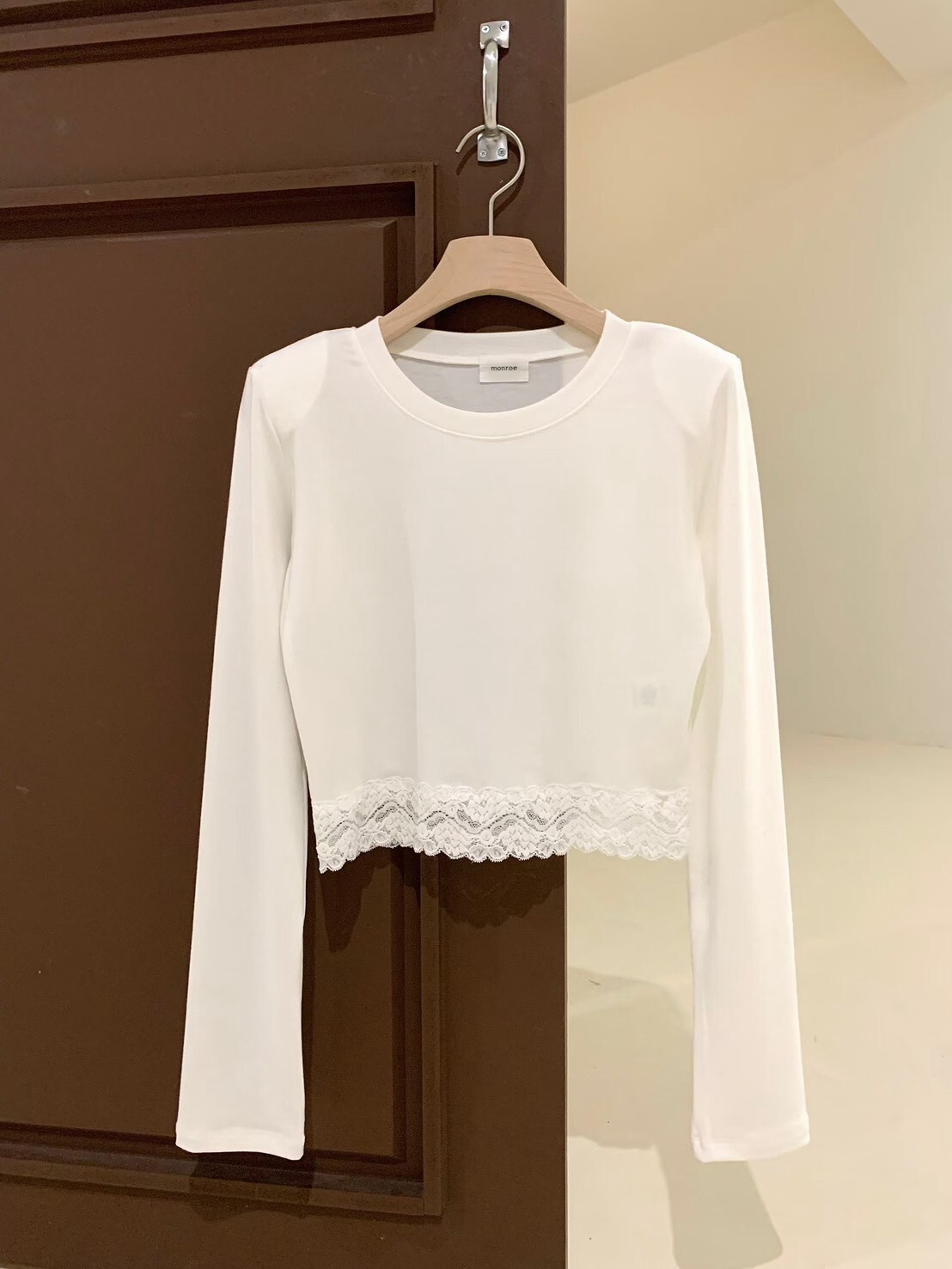 A071輕甜蕾絲打底上衣