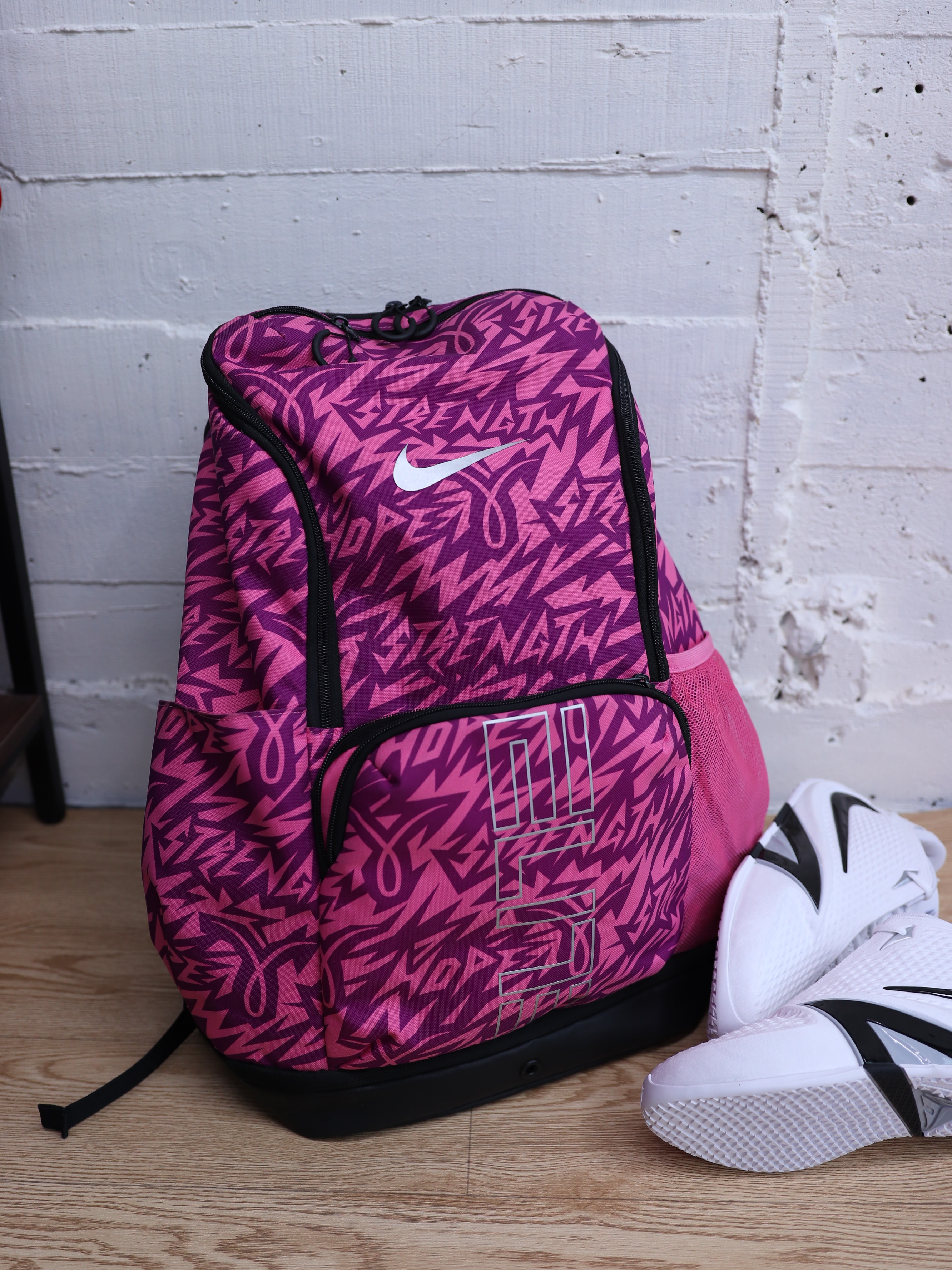 [二手售出無退換] NIKE VARSITY ELITE BKPK 乳癌 黑色 33L 籃球 大容量 多夾層 氣墊背帶 雙肩包 後背包 乳腺癌色【HV6635-684】 黑色【HV6635-100】utibg Wilson