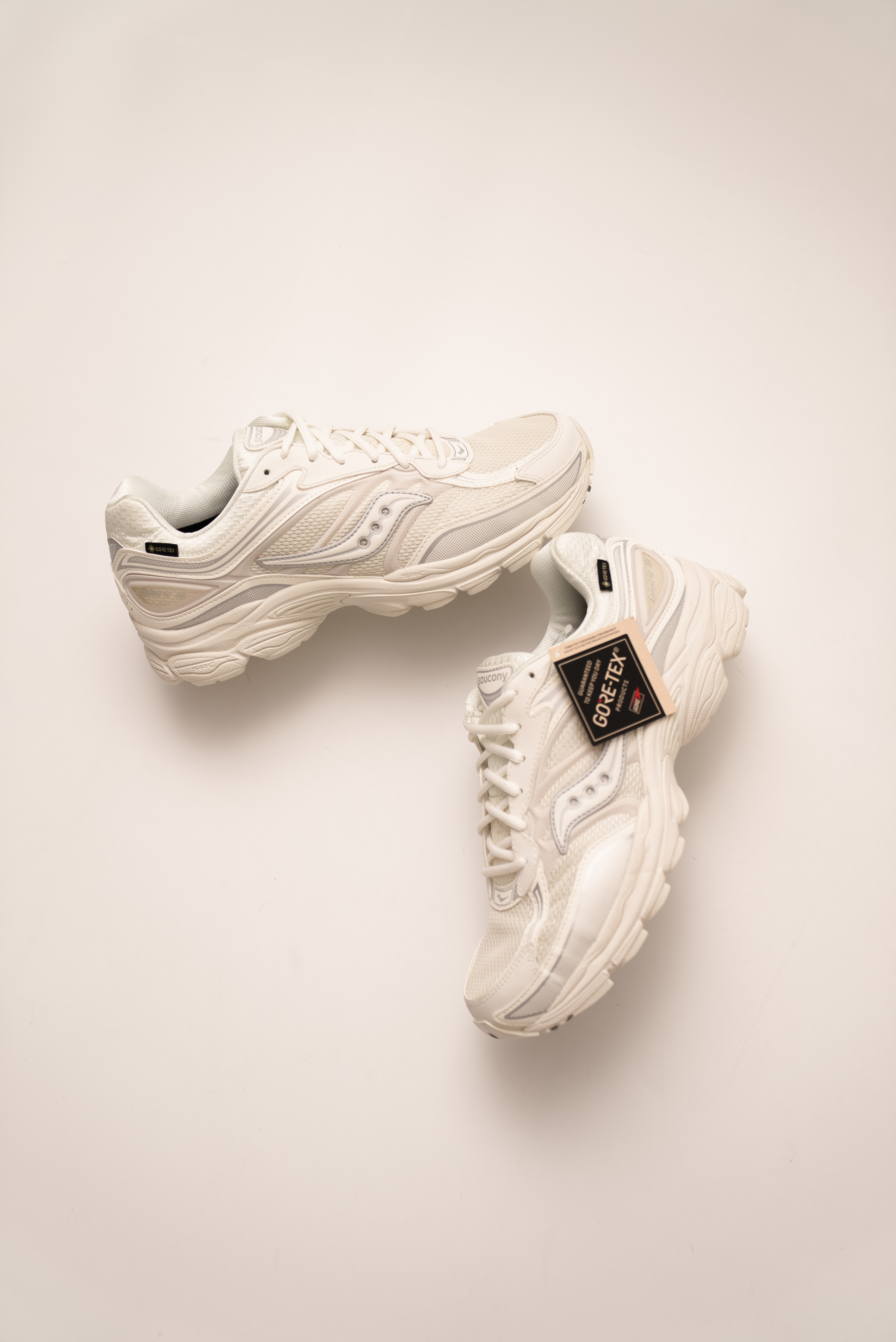 【Focus Store】現貨 Saucony Progrid Omni9 Gore-Tex "Ivory" 象牙白 防水 S101176-1006