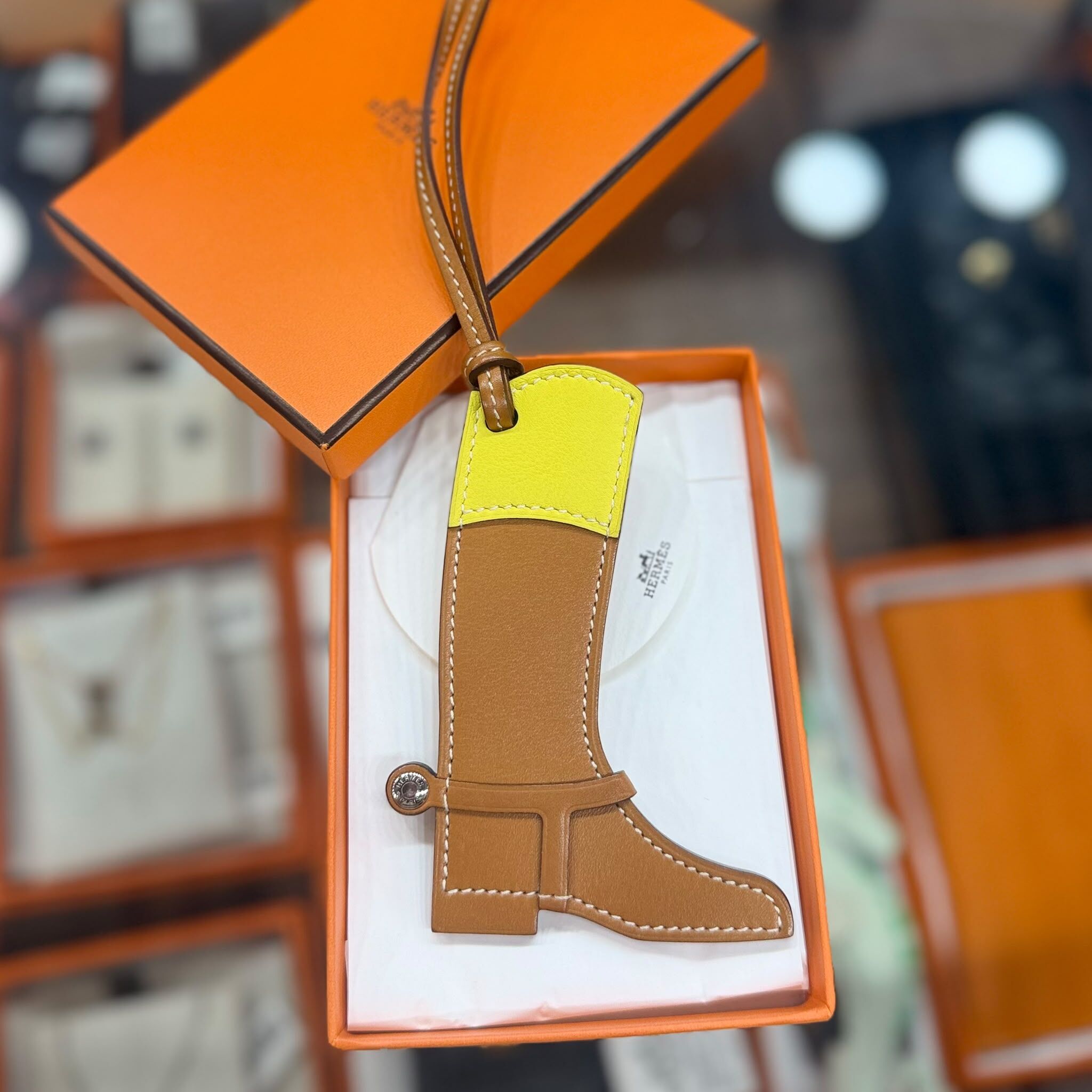 98%NEW USED HERMES 吊飾靴子 棕色/黃色 PADDOCK BOOT CHARM #愛馬仕挂飾