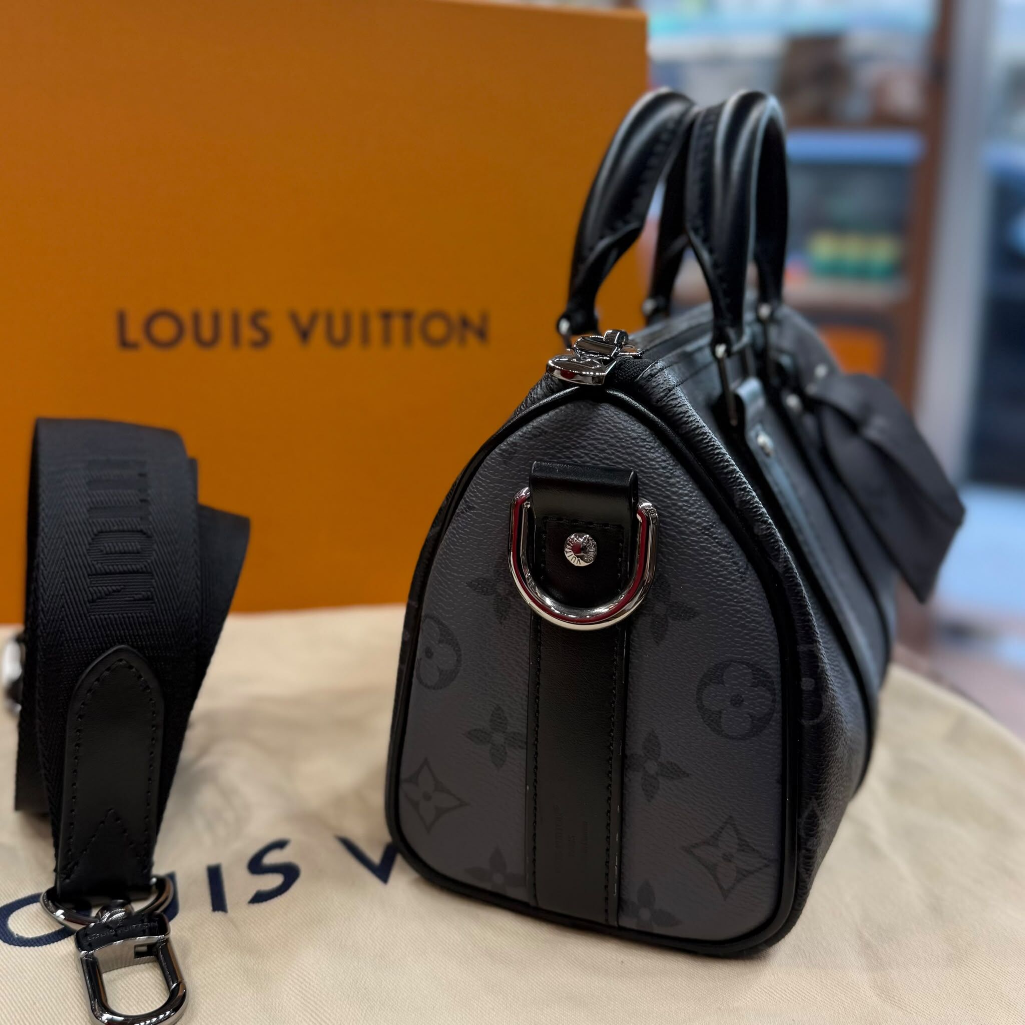 全新LV KEEPALL 25 黑武士 MONOGRAM ECLIPSE KEEPALL BANDOULIERE #芯片款 M46271