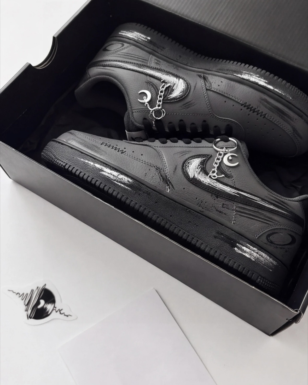 【訂製鞋款】Nike Court Vision Low 影子灰 暗黑 全黑 美式 手繪 刷舊 月亮吊飾 DH2987009（Team2043-影子灰）